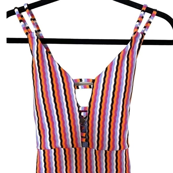 JESSICA Simpson Contemporary Got the Groove Double Strap Plunge One Piece Swim - Picture 5 of 12